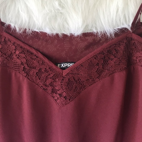 Express off the shoulder top - Picture 3 of 7